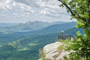 Raven Cliff at Caesar's Head Park