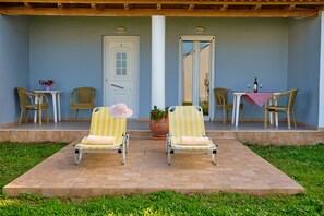 Beachside Bungalow 7 Acharavi Corfu Sunbeds