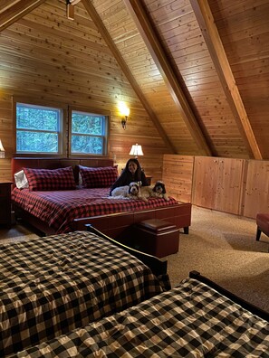 1 King and 4 Twins - ALL Memory Foam Mattresses and pillows!