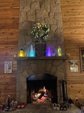 The stage is set for your Christmas Experience in the forest!
