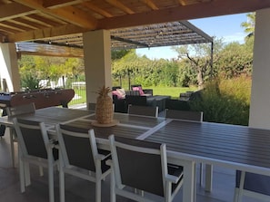 Outdoor dining