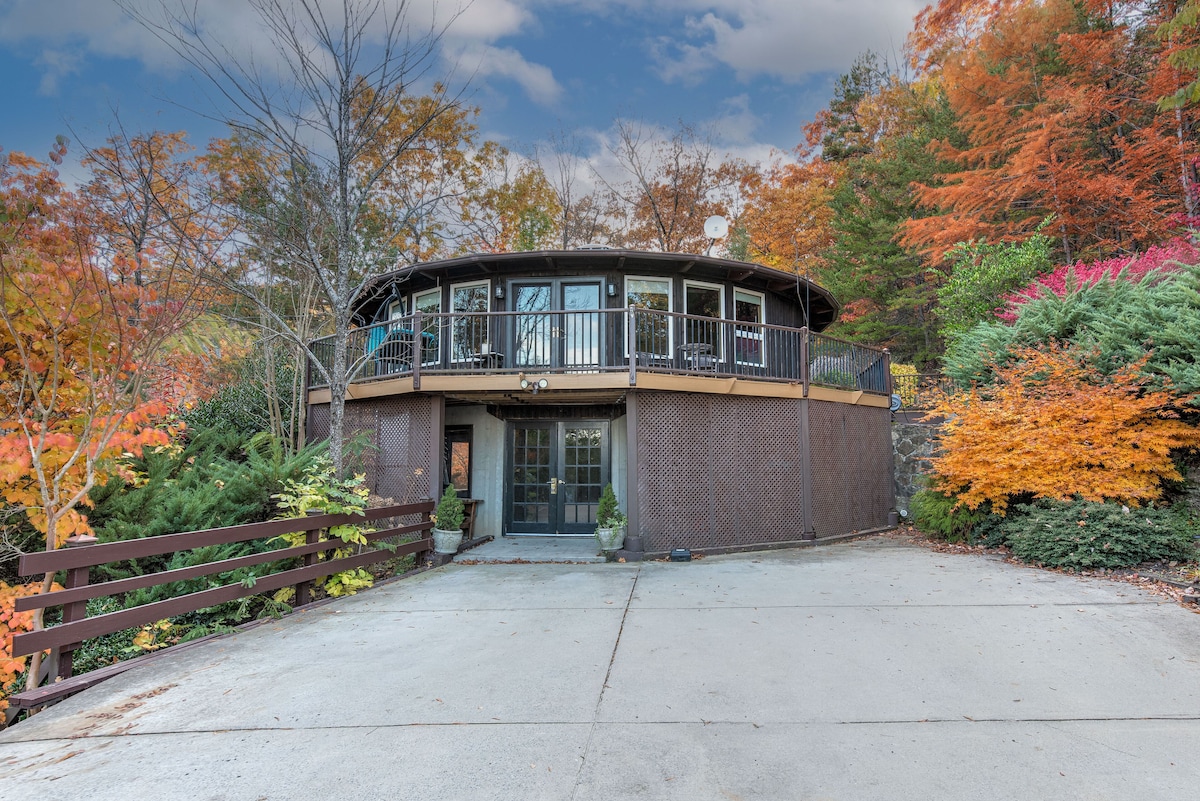 Peaceful Yurt on 11.5 Acres with Mountain Views