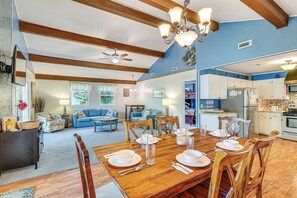 Interior | Open Floor Plan | Free WiFi