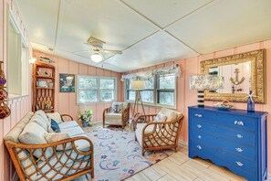 Sunroom | Sitting & Dining Areas