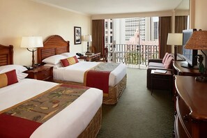 Comfortable 2 Double size beds! Exact unit will be assigned upon arrival. Views, colors and decoration may vary.