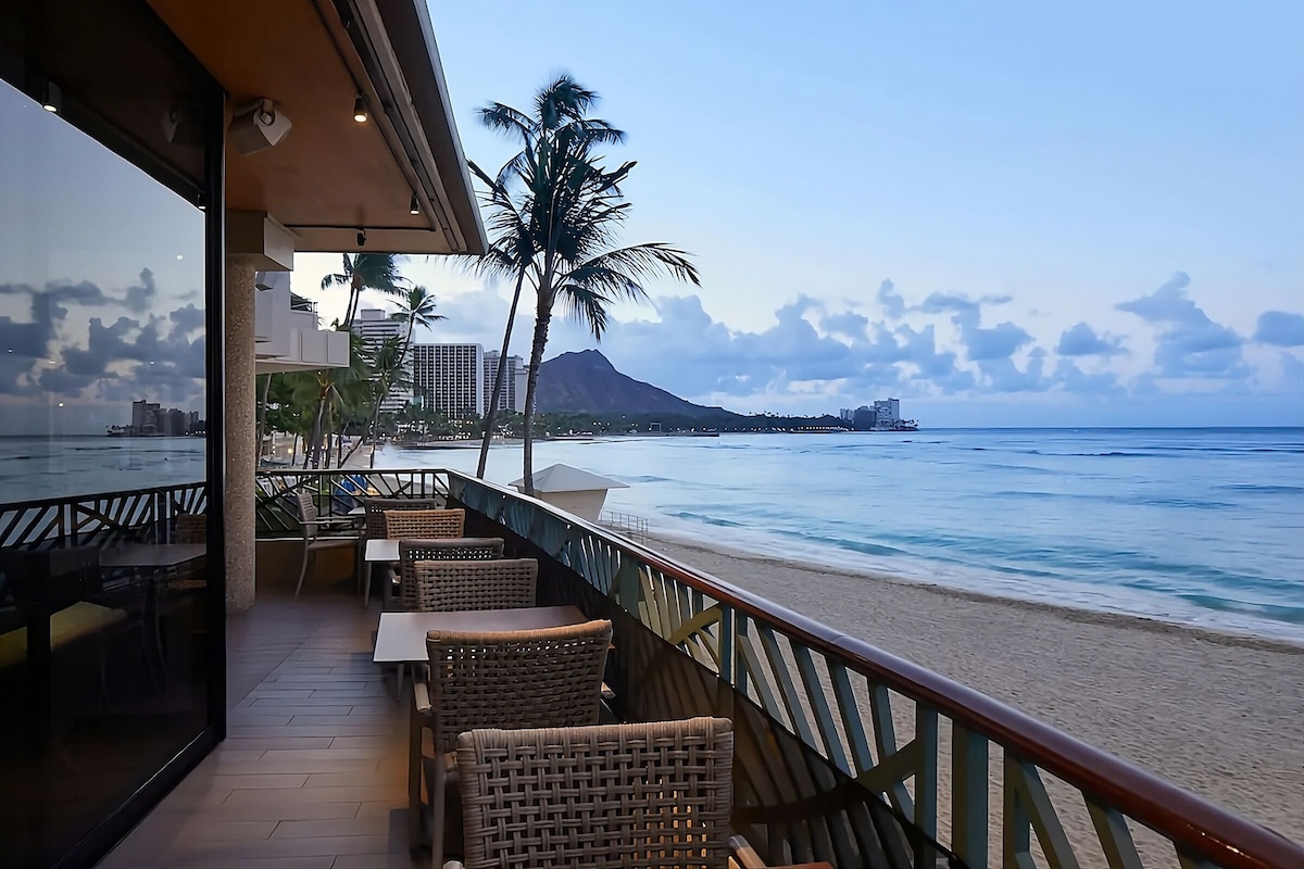 Beachfront Dream, Pool, Spa, Near International Marketplace, Diamond Head