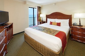 Comfortable King size bed! Exact unit will be assigned upon arrival. Views, colors and decoration may vary.
