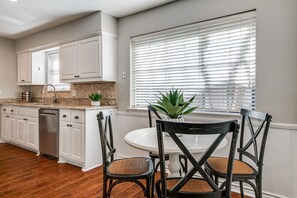 Eat-In Kitchen area.