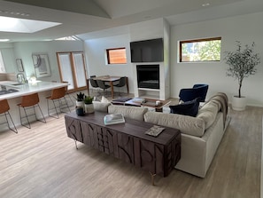 Spacious Living Room and Kitchen 