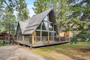 Exterior of the Legacy Cabin.