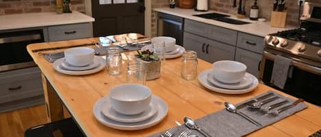 Dishes and flatware for dining in.