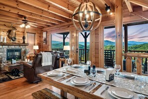 "Beautiful Cabin with AMAZING Views"