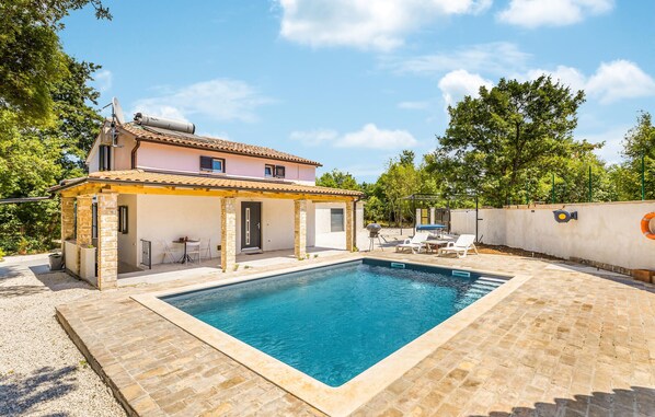 pool