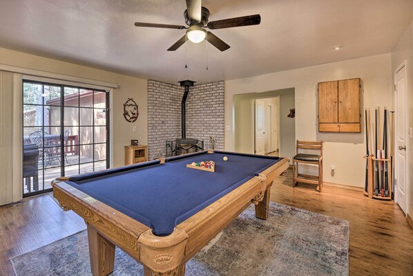 Pinetop Vacation Rental | 3BR | 2BA | Stairs Required | 1,702 Sq Ft