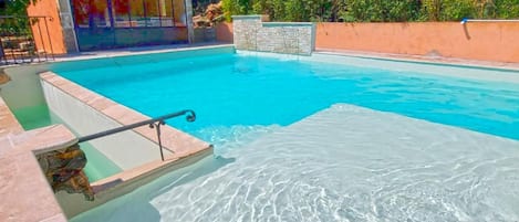 Holiday Home Swimming Pool