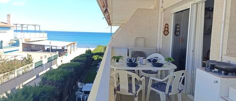 Bikini - Side terrace, sea view