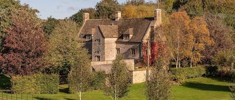 Rear facade and garden, The Barracks, Bolthole Retreats