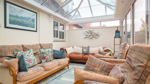 Sun Room, Whippet Cottage, Bolthole Retreats