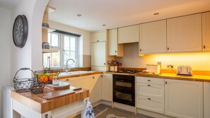 Kitchen-Dining Area, Whippet Cottage, Bolthole Retreats