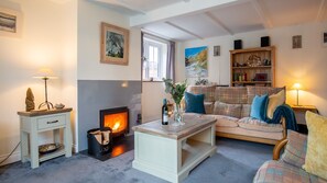 Living Room, Ashwin Cottage, Bolthole Retreats