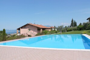 Holiday Home Swimming Pool