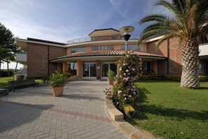 la-cecinella-apartment-cecina-residence-external