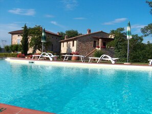 villino-bazzani-casole-d'elsa-multiproperty-pool