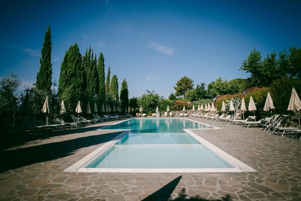 la-piazza-di-san-donato-reggello-multiproperty-pool