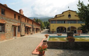 la-piazza-di-san-donato-reggello-multiproperty-external