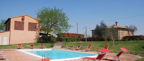 agriturismo-cabbiavoli-chianti-multiproprieta-piscina