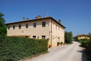 agriturismo-cabbiavoli-chianti-multiproperty-external