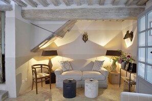 Autumn, Living Room, Spring, Summer