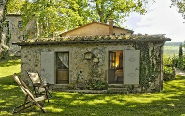 casa-dell-ambasciatore-vivo-d'orcia-vacation-home-external