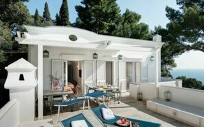 Balcony / Terrace / Patio, Building Exterior