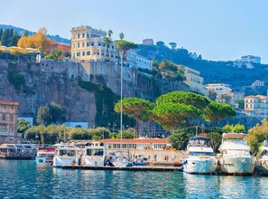 waves-apartment-sorrento-apartment-external