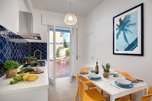 gazebo-terrace-apartment-sorrento-apartment-kitchen