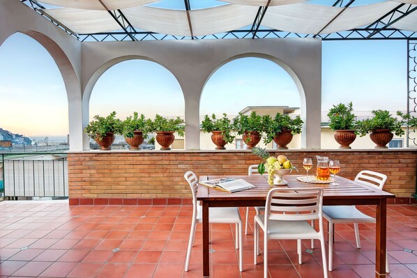 Balcony / Terrace / Patio