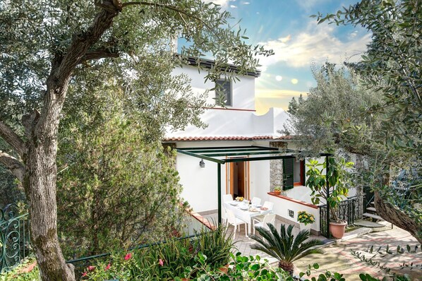 nerano-sea-view-house-marina-del-cantone-apartment-external