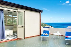 nerano-sea-view-house-marina-del-cantone-apartment-patio