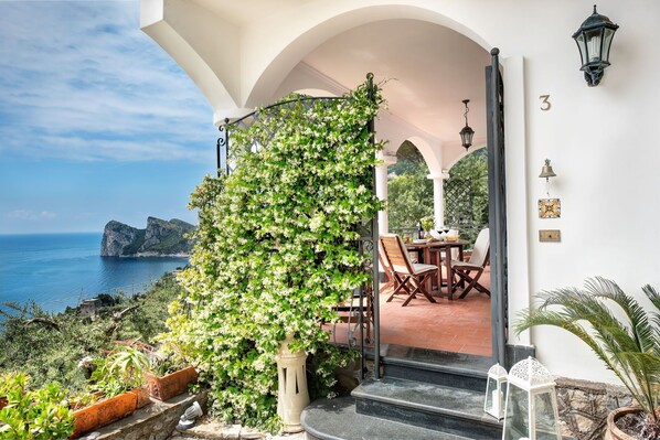 medusa-and-the-seahorse-villa-massa-lubrense-apartment-external