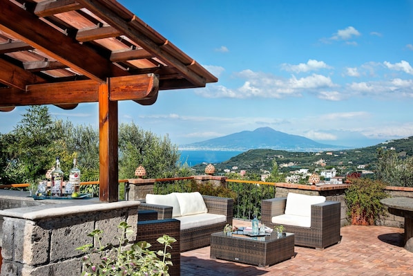 Balcony / Terrace / Patio