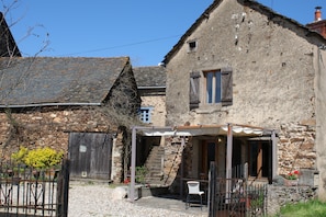 The two properties and laundry area