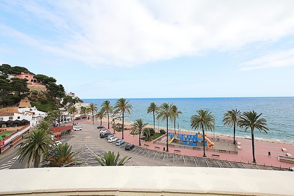 Vue sur la plage ou l’océan