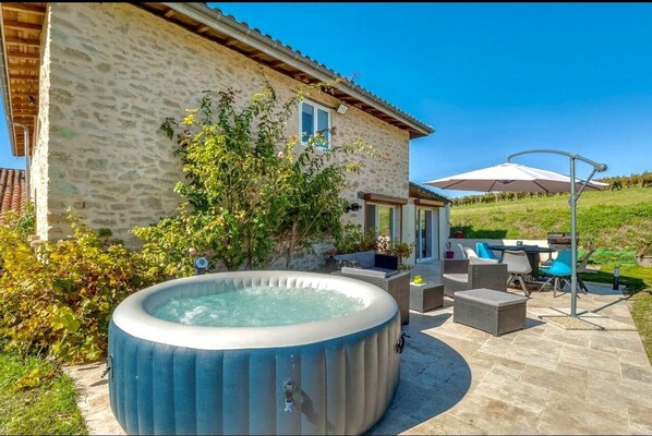 Terrasse avec jaccuzi en supplément 