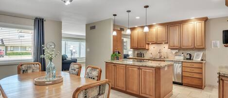 Dining Room/Kitchen