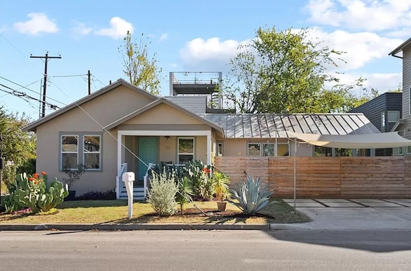 Welcome to our bungalow!