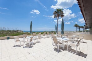 Community Outdoor Dining