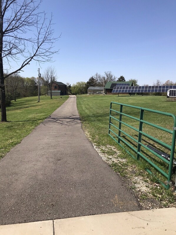 Entrance to Blackberry Ridge Farm