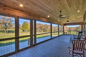 Screened-In Porch