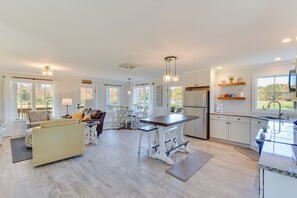 Kitchen | Blender | Crockpot | Tea Kettle | Ice Maker